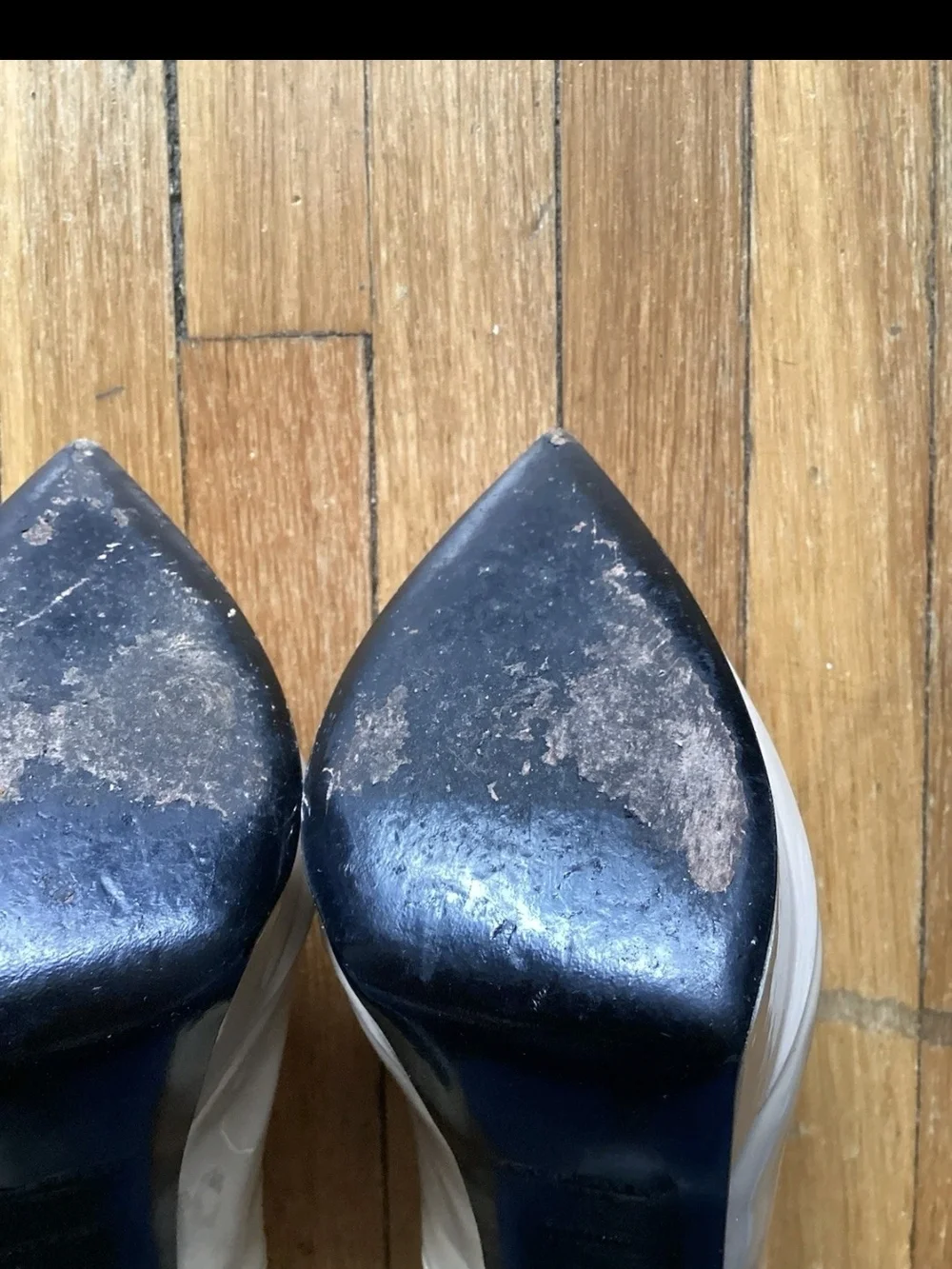 Saint Laurent YSL Ladies Size 7/37 Solid Beige Patent Leather Pump Heels,Flaws - Picture 6 of 7